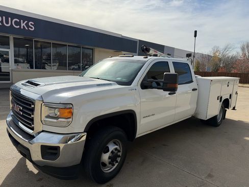 Used 2019 GMC Sierra 3500 4x4 Crew Cab w/ Sierra Convenience Package image 7