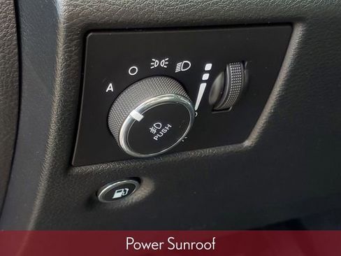 Used 2019 Jeep Grand Cherokee Limited image 17