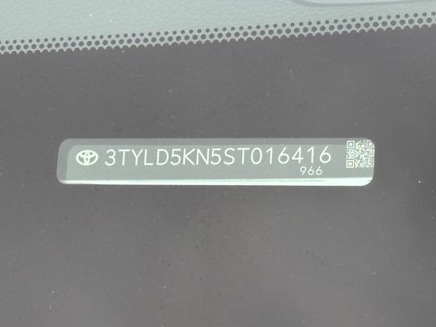 Used 2025 Toyota Tacoma SR image 20