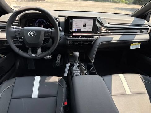 Used 2026 Toyota Camry SE FWD image 22