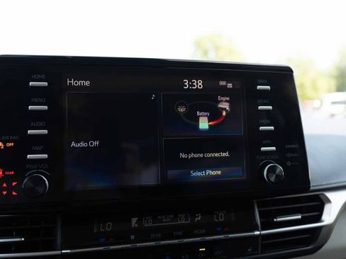 Used 2022 Toyota Sienna XLE FWD image 23