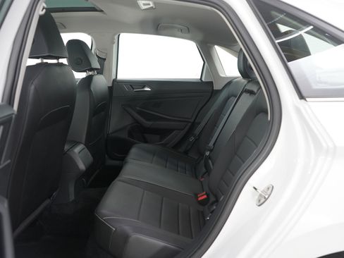 Used 2023 Volkswagen Jetta SE w/ Panoramic Sunroof Package image 15