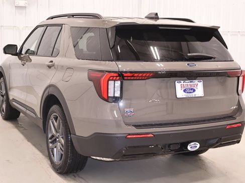 New 2026 Ford Explorer ST-Line w/ ST-Line Street Pack AWD/4WD image 7