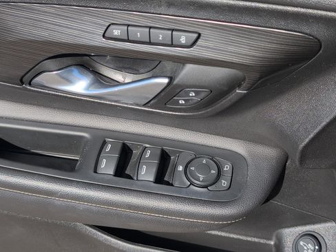 Used 2022 GMC Terrain SLT w/ Tech Package image 17