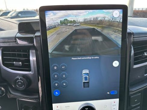 Used 2022 Ford F150 Lightning Platinum image 31