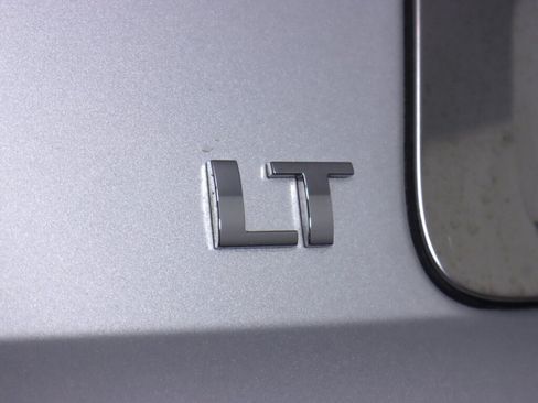 Used 2019 Chevrolet Suburban LT AWD/4WD image 37