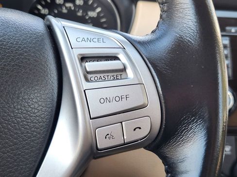 Used 2016 Nissan Rogue SL AWD/4WD image 22
