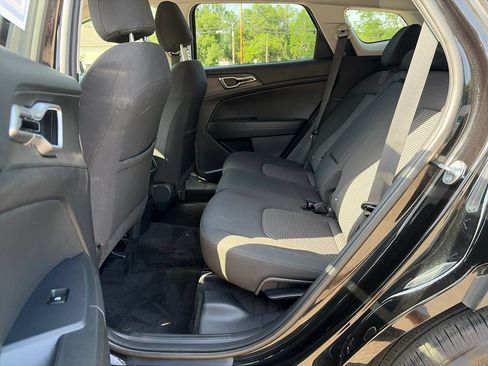 Used 2024 Kia Sportage LX FWD image 17