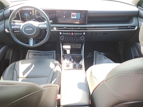 Certified 2025 Hyundai Santa Cruz Limited image 10