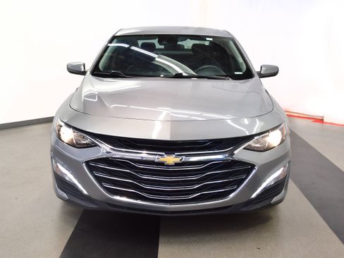 Used 2024 Chevrolet Malibu LT FWD image 3