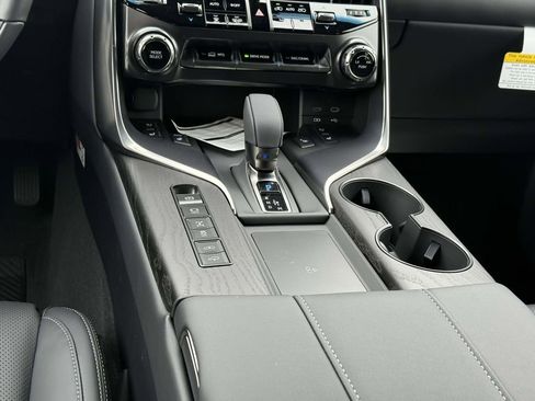 Used 2026 Lexus LX 700h Luxury w/ Accessory Package (Z1) image 15