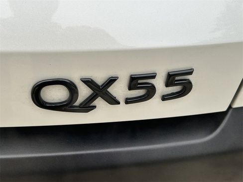 Used 2023 INFINITI QX55 Essential image 11
