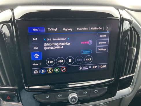 Used 2023 Chevrolet Traverse LT image 39