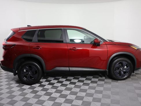 Used 2026 Nissan Rogue SV w/ Cold Weather Package FWD image 9