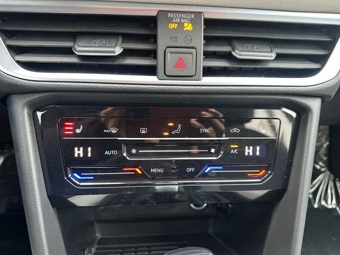 New 2026 Volkswagen Taos SE AWD/4WD image 11