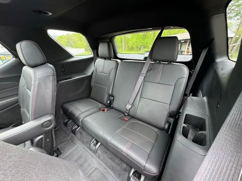Used 2023 Chevrolet Traverse RS w/ LPO, Floor Liner Package AWD/4WD image 18