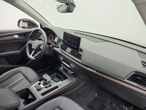 Used 2023 Audi Q5 2.0T Premium w/ Convenience Package AWD/4WD image 18