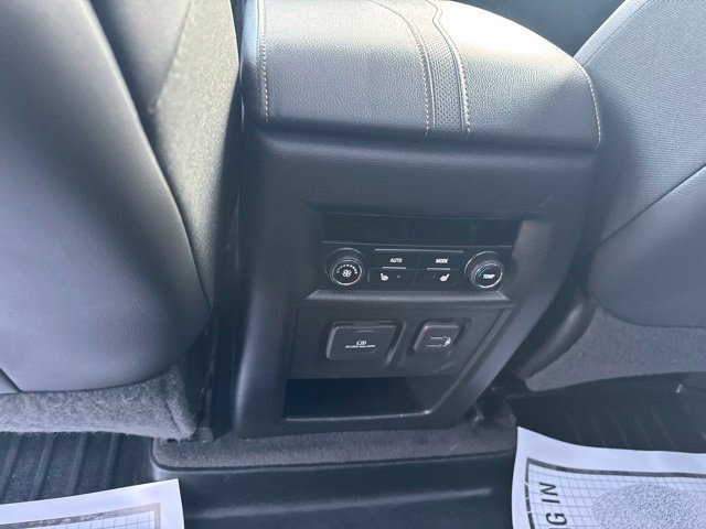 Used 2019 Chevrolet Traverse Premier w/ LPO, Black Accent Package AWD/4WD image 15