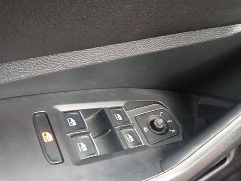 Used 2022 Volkswagen Jetta SE w/ Panoramic Sunroof Package FWD image 24