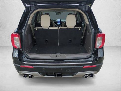 Used 2022 Ford Explorer Platinum w/ Equipment Group 601A image 5