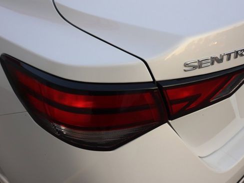 New 2025 Nissan Sentra SV image 7