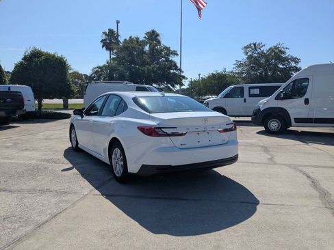 Used 2025 Toyota Camry LE FWD image 6