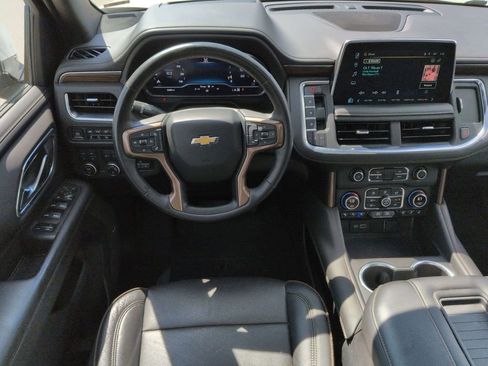 Used 2023 Chevrolet Suburban High Country AWD/4WD image 18