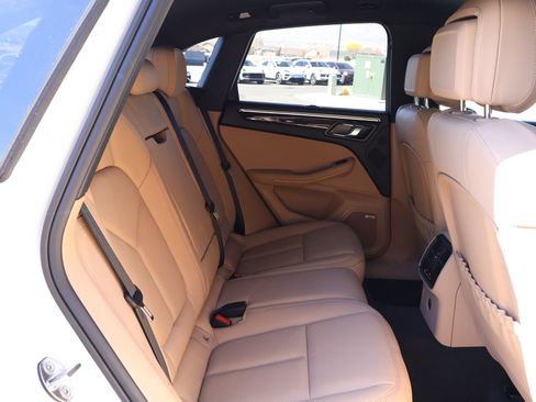 New 2026 Porsche Macan image 25