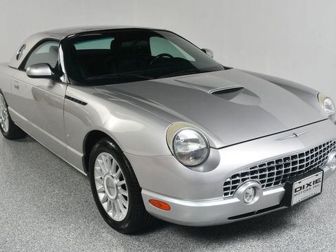 Used 2004 Ford Thunderbird RWD image 3