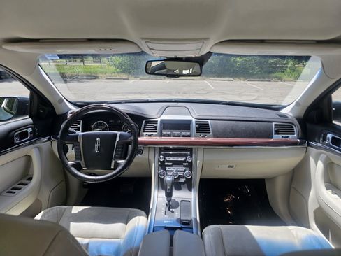 Used 2009 Lincoln MKS AWD image 35