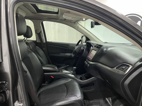 Used 2020 Dodge Journey Crossroad w/ Popular Equipment Group FWD image 31