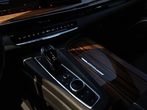 Used 2021 Cadillac Escalade ESV Premium Luxury w/ Driver Assist Tech Package AWD/4WD image 47