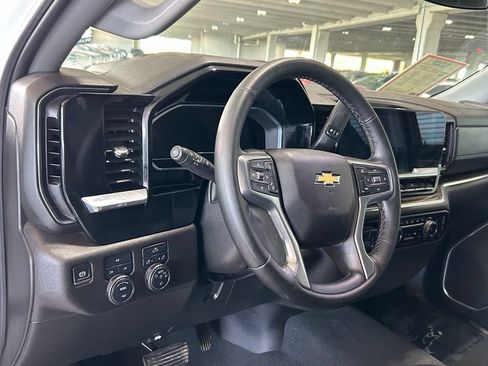 Used 2025 Chevrolet Silverado 3500 LT AWD/4WD image 19