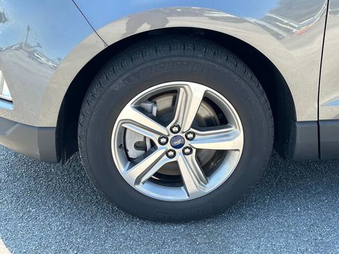 Used 2022 Ford Edge SEL w/ Convenience Package image 11