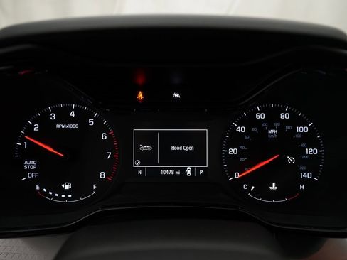 Used 2024 Chevrolet Trax LS w/ LS Convenience Package image 2