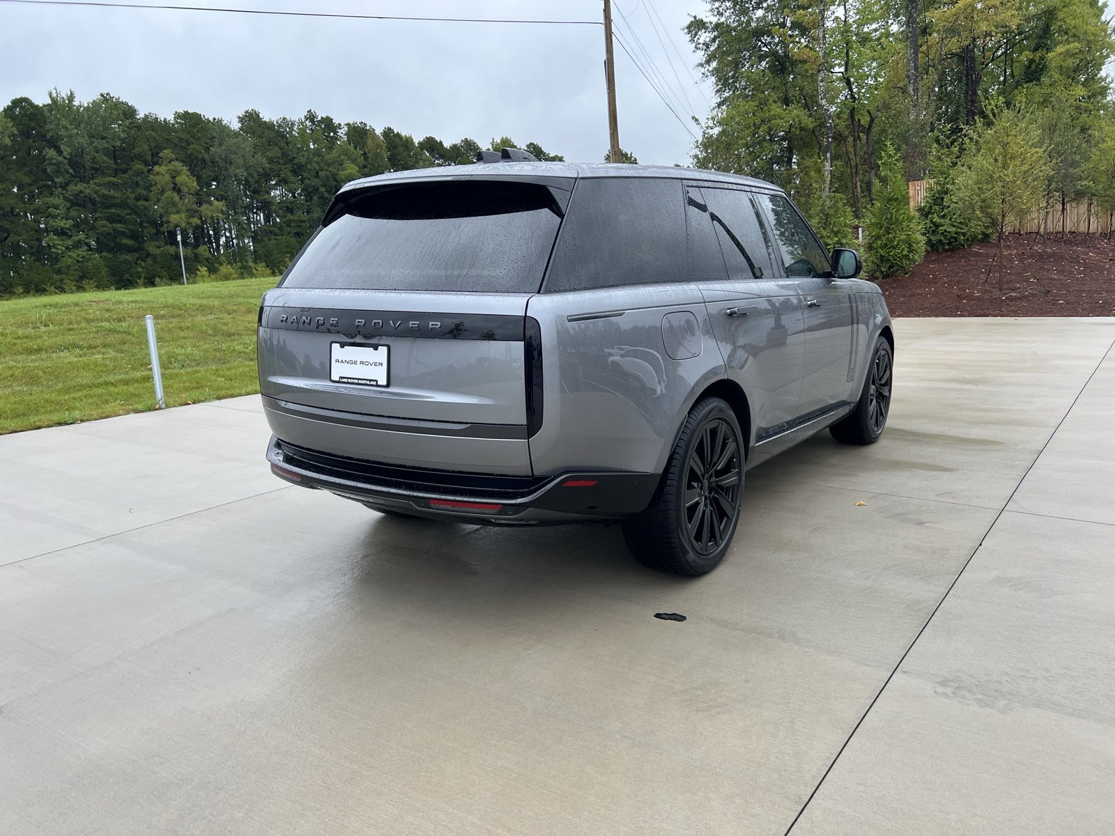 New 2026 Land Rover Range Rover SE AWD/4WD image 2