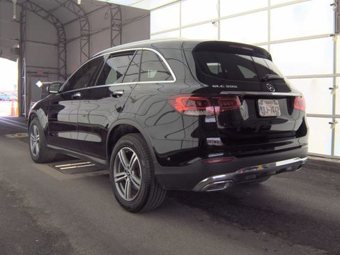 Used 2021 Mercedes-Benz GLC 300 w/ Premium Package image 10