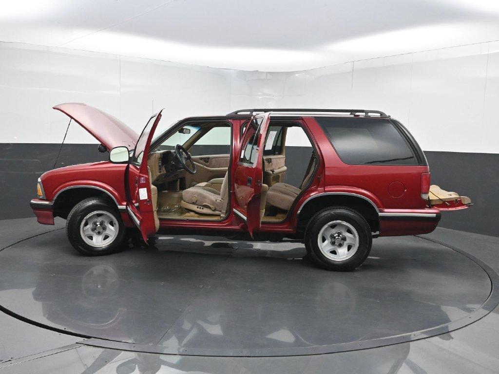 Used 1996 Chevrolet Blazer 2WD 4-Door image 27
