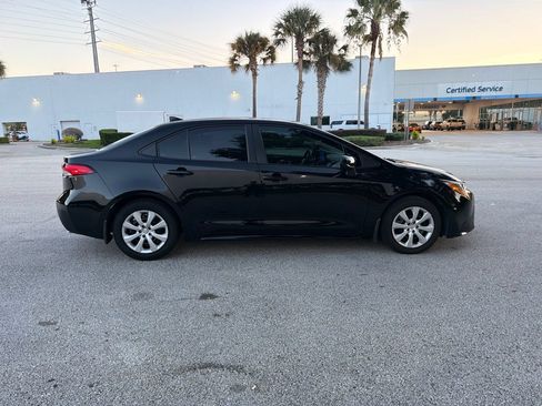 Used 2025 Toyota Corolla LE FWD image 6