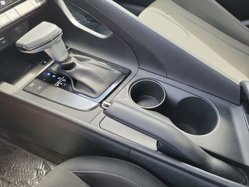 Used 2025 Hyundai Elantra Sport image 14