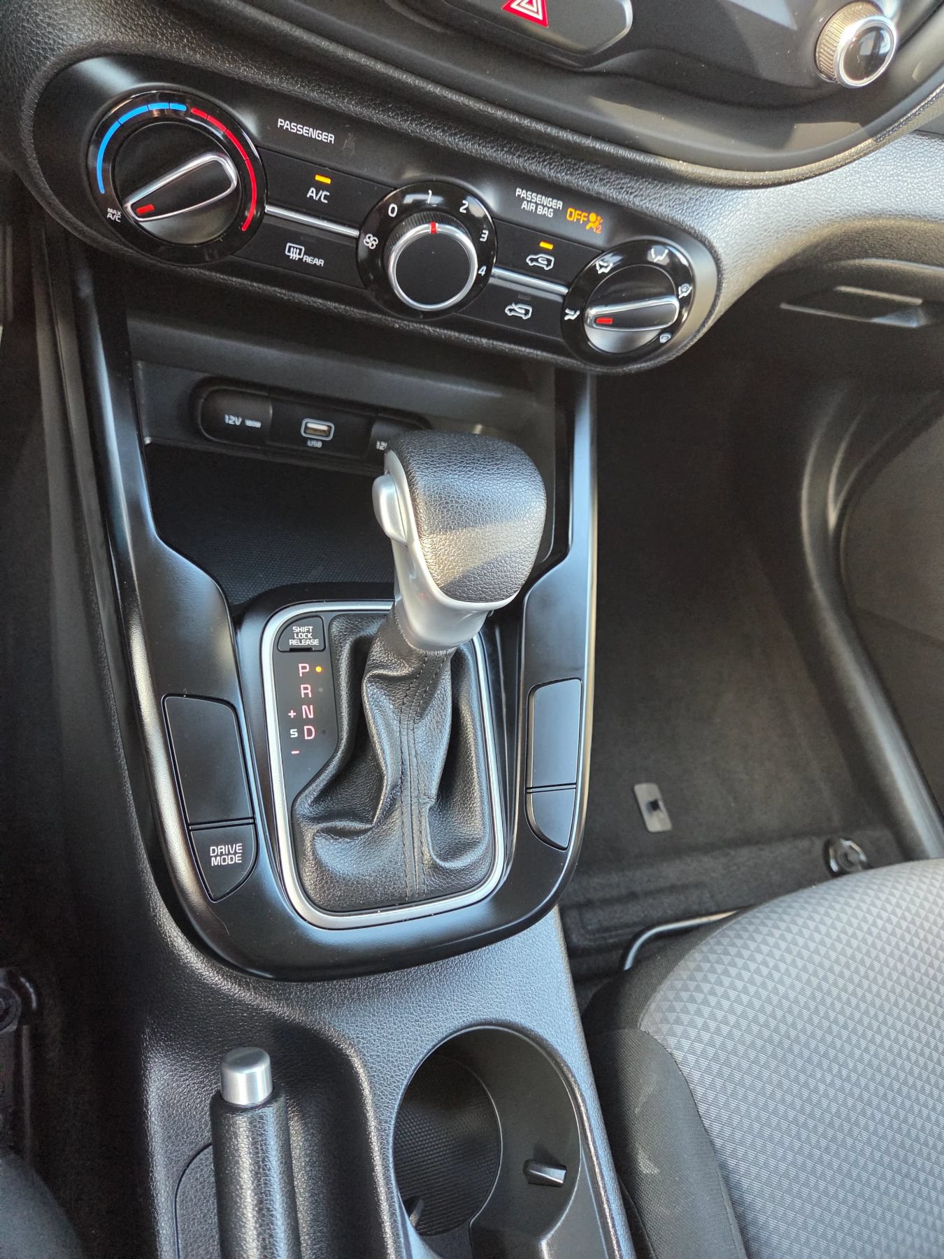 Used 2020 Kia Soul LX FWD image 28