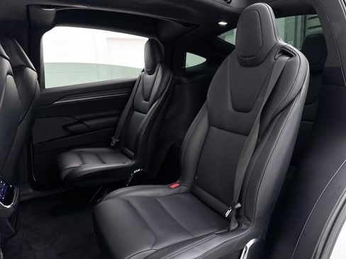 Used 2022 Tesla Model X image 33