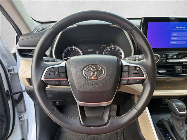 Used 2024 Toyota Highlander XLE AWD/4WD image 14