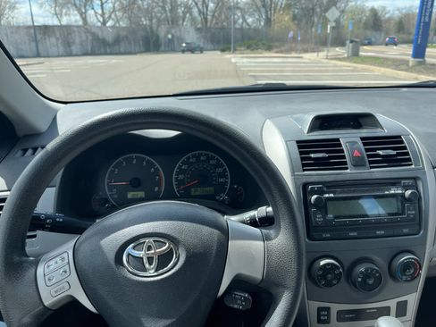 Used 2012 Toyota Corolla LE image 9