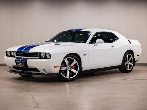 Used 2011 Dodge Challenger SRT8 w/ SRT Option Group II RWD image 19