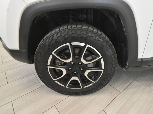 Used 2024 Jeep Compass Trailhawk AWD/4WD image 11