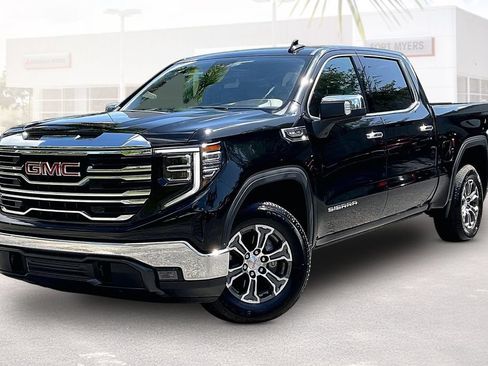 Used 2025 GMC Sierra 1500 SLT RWD image 29