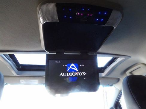 Used 2015 Toyota Sienna SE image 20