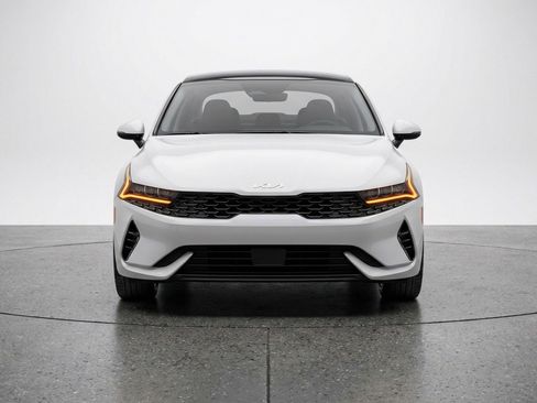 Used 2025 Kia K4 LXS image 2