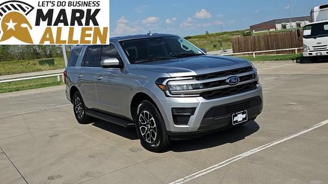 Used 2024 Ford Expedition XLT AWD/4WD image 2